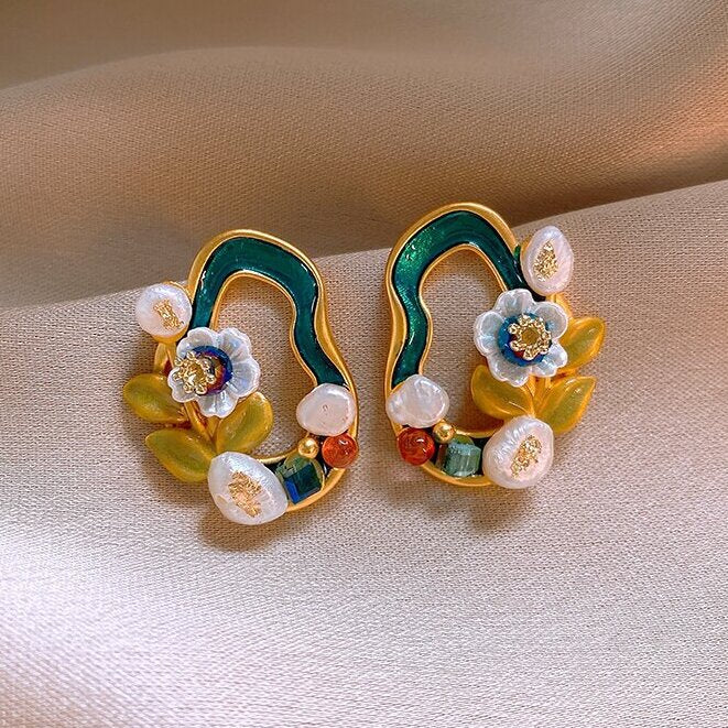 Beautiful Pearl Earring with Unique Style