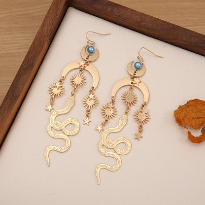 Delicate Artisan Gold Earring