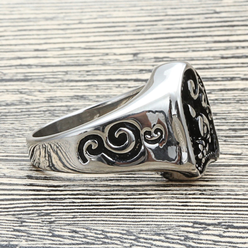Classic Ring with Timeless Appeal