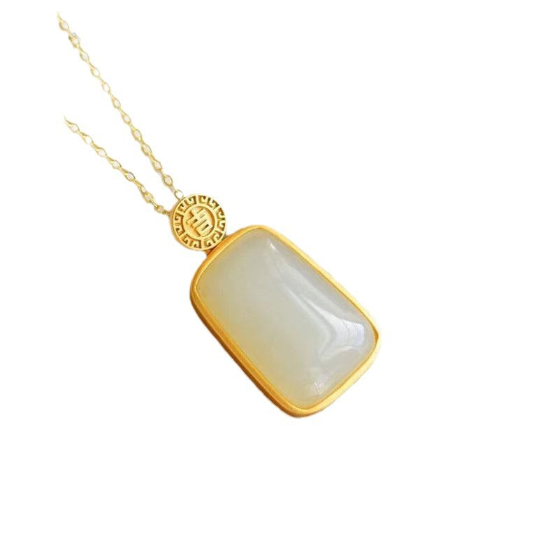 Classic Gold Pendant with Timeless Appeal