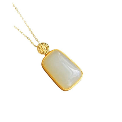 Classic Gold Pendant with Timeless Appeal