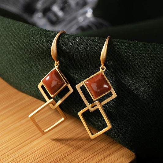 Classic Gold Earring with Timeless Appeal