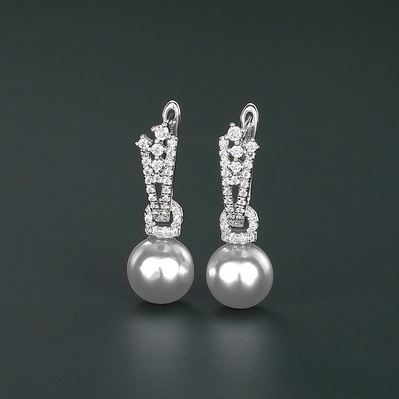 Classic Pearl Earring with Timeless Appeal
