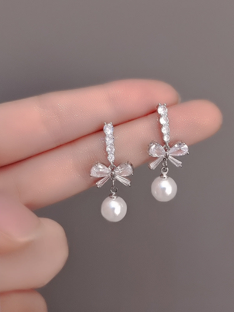 Beautiful Pearl Earring with Unique Style