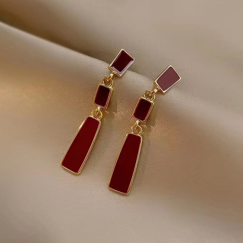 Classic Earring with Timeless Appeal