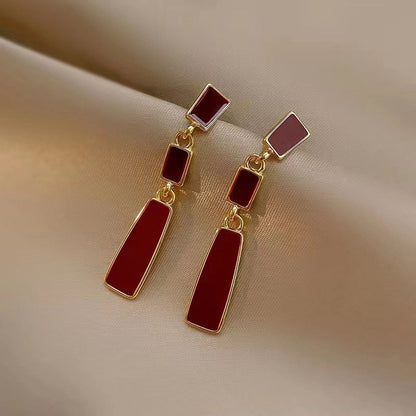 Classic Earring with Timeless Appeal