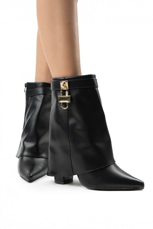 Graceful Orthopedic Boots for Modern Look