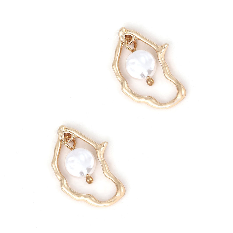 Beautiful Pearl Earring with Unique Style