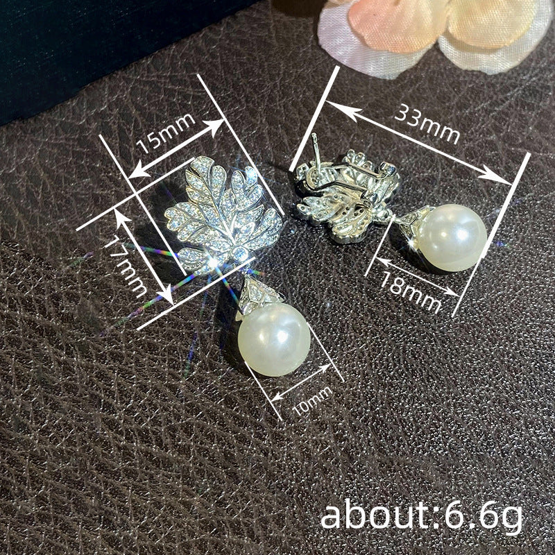 Classic Pearl Earring with Timeless Appeal