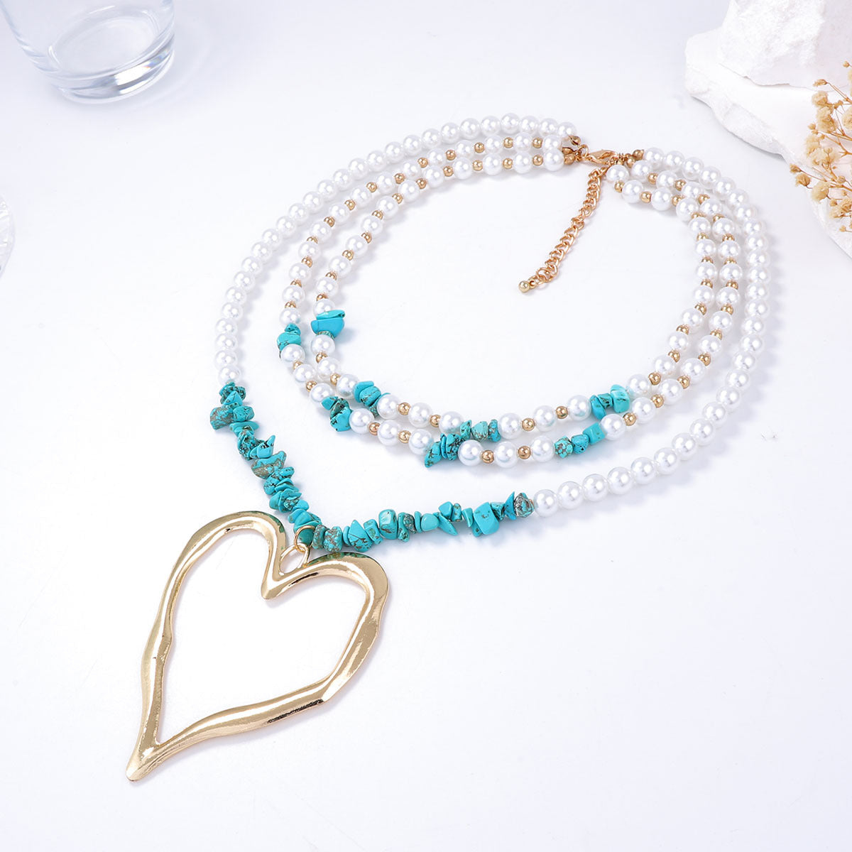 Beautiful Pearl Necklace with Unique Style