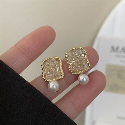 Beautiful Pearl Earring with Unique Style