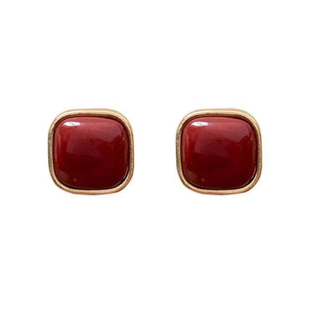 Charming Silver Earring for Any Occasion