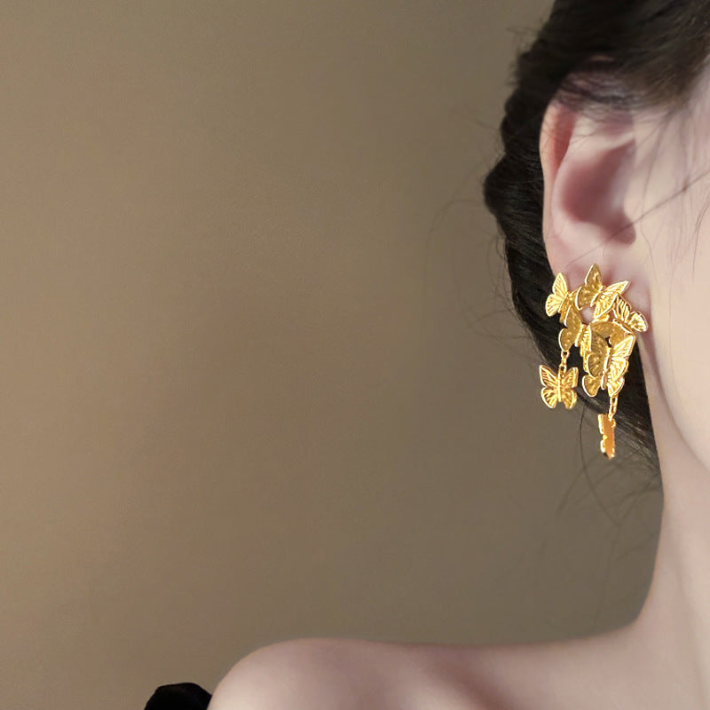 Beautiful Gold Earring with Unique Style