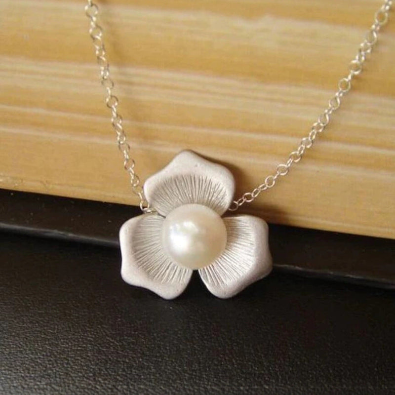 Charming Pearl Necklace for Any Occasion