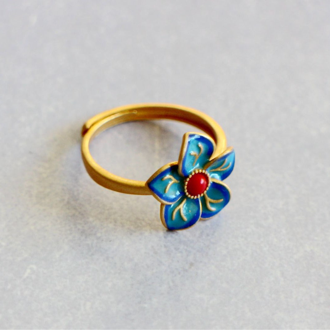 Beautiful Gold Ring with Unique Style