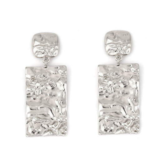 Charming Gold Earring for Any Occasion