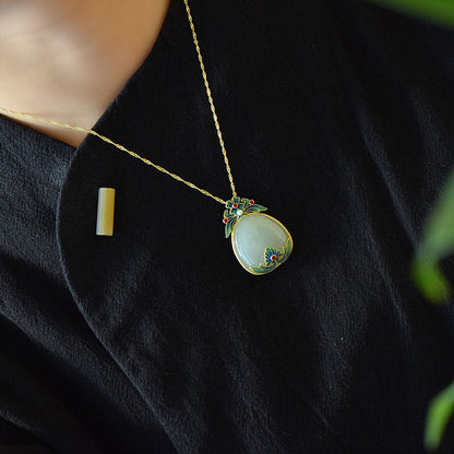 Beautiful Gold Necklace with Unique Style