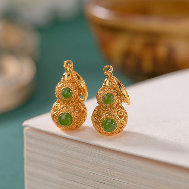 Charming Gold Earring for Any Occasion