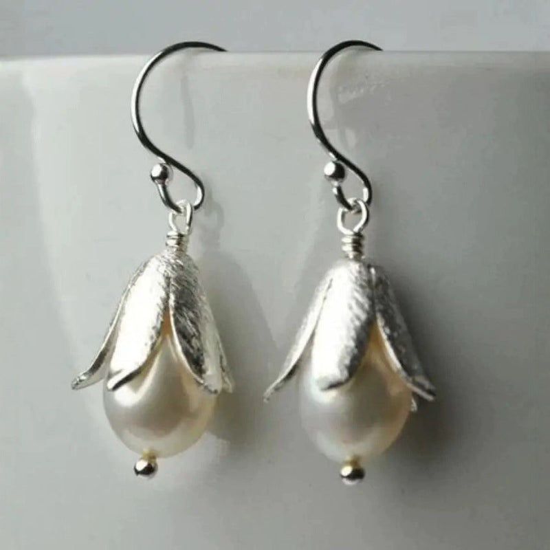 Romantic Pearl Earring for Special Moments