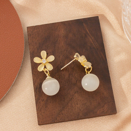 Charming Earring for Any Occasion