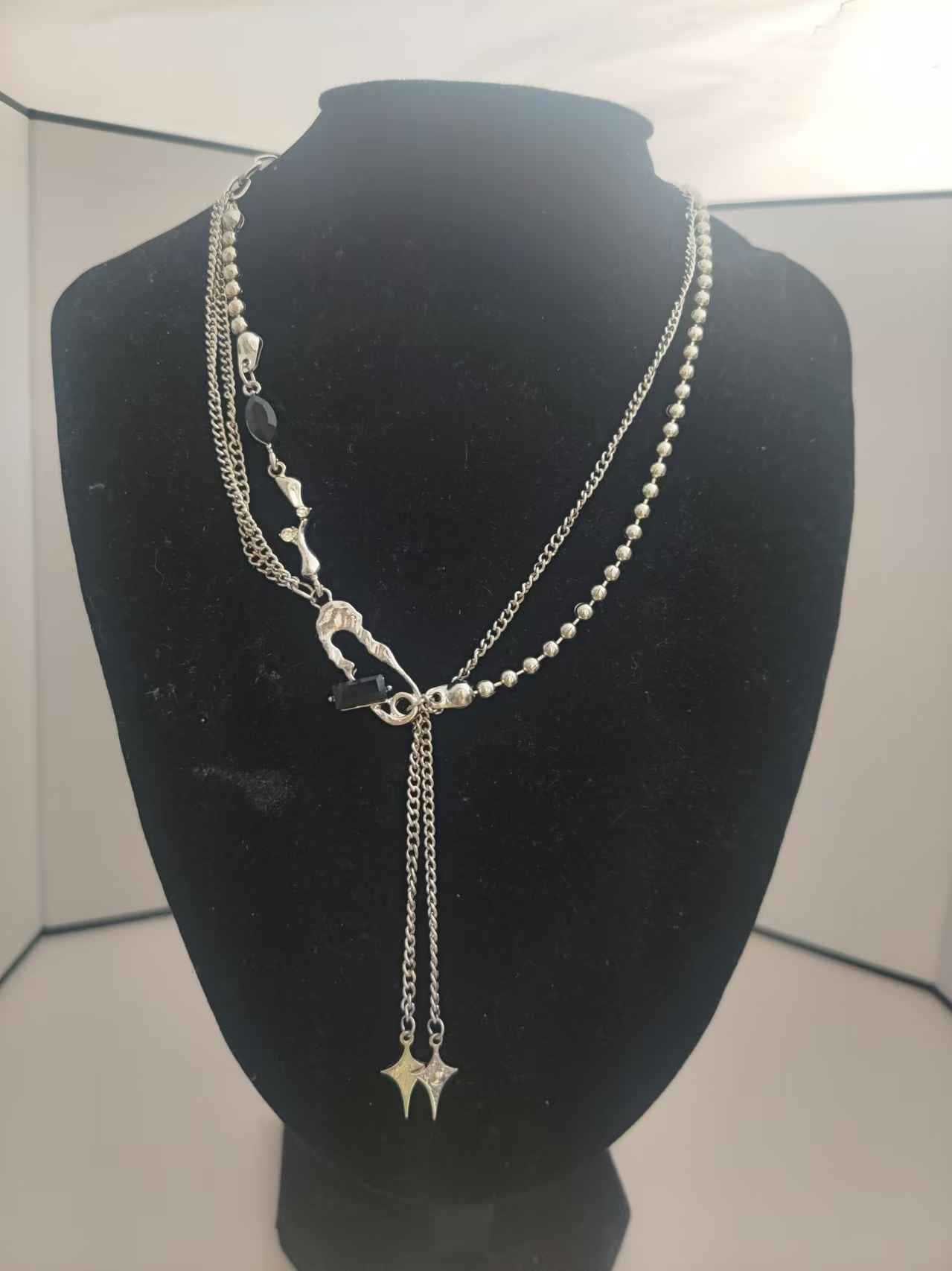 Beautiful Pearl Necklace with Unique Style
