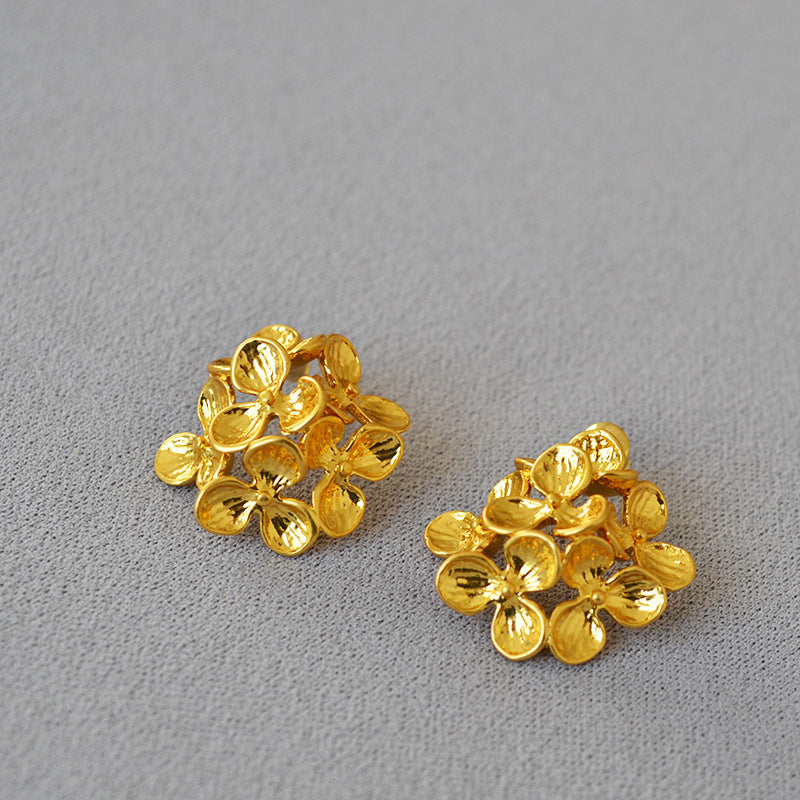 Beautiful Gold Earring with Unique Style