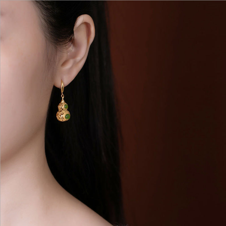 Charming Gold Earring for Any Occasion