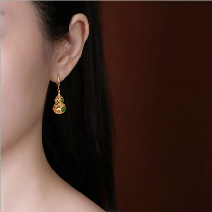 Charming Gold Earring for Any Occasion