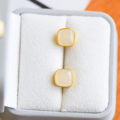 Charming Silver Earring for Any Occasion
