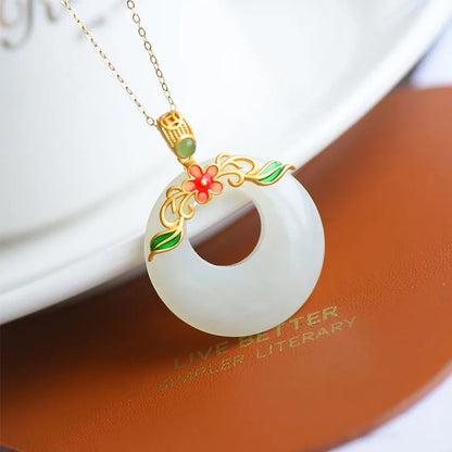 Beautiful Gold Necklace with Unique Style