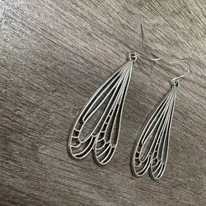 Romantic Silver Earring for Special Moments