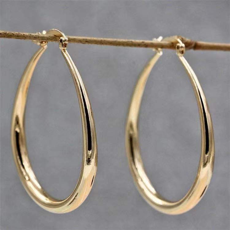 Romantic Silver Earring for Special Moments
