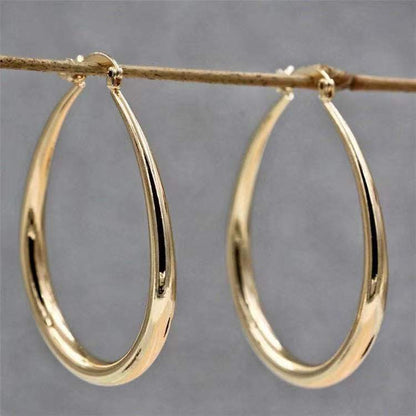 Romantic Silver Earring for Special Moments