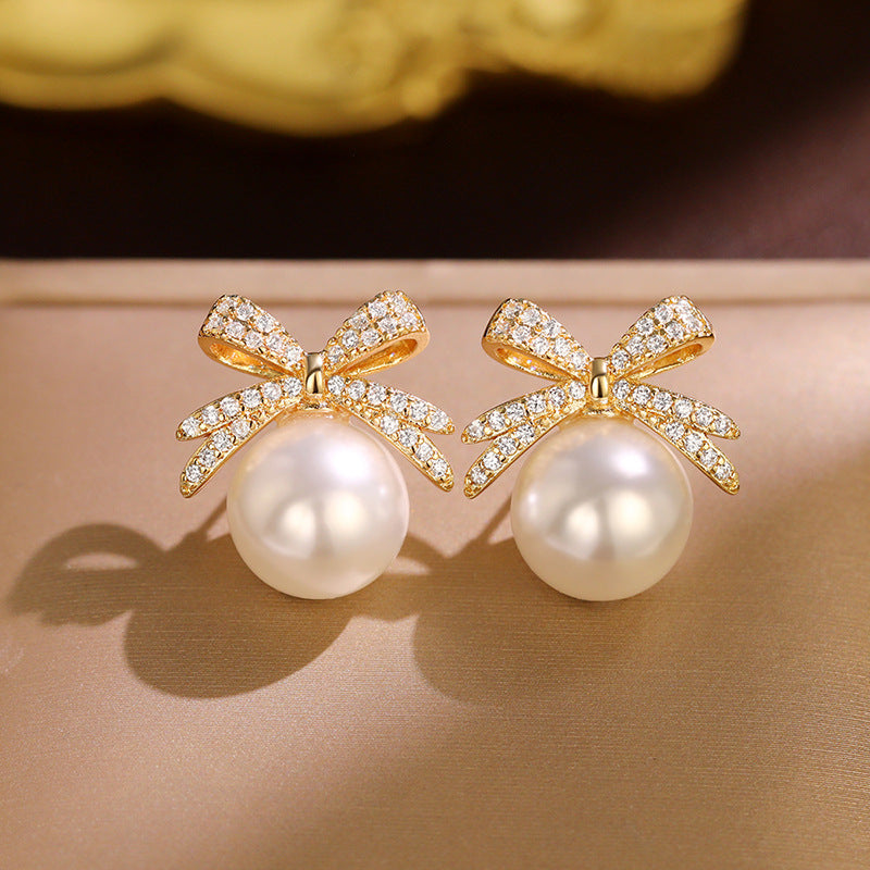 Classic Pearl Earring with Timeless Appeal