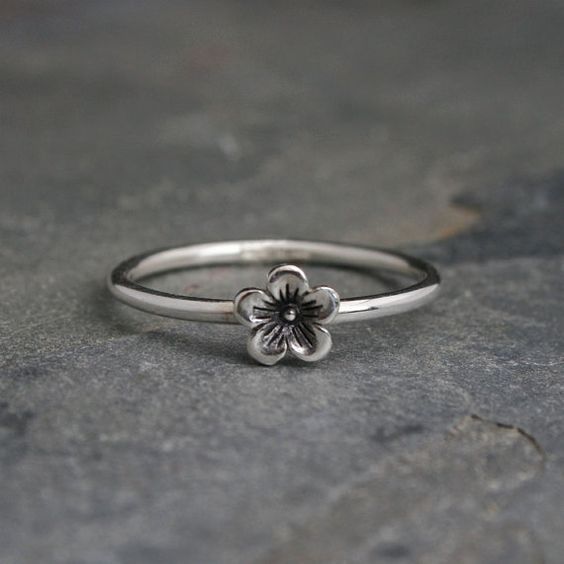 Stunning Silver Ring for Daily Wear