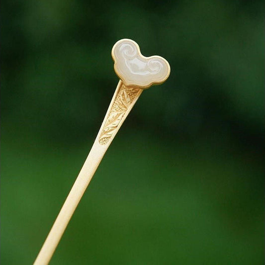 Elegant Gold Piece for Every Occasion