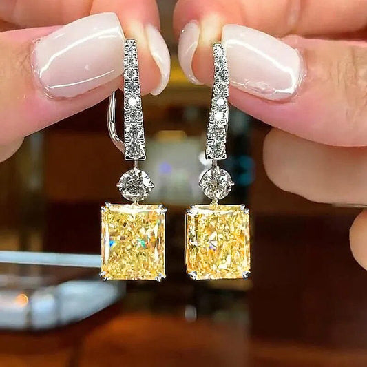 Charming Earring for Any Occasion