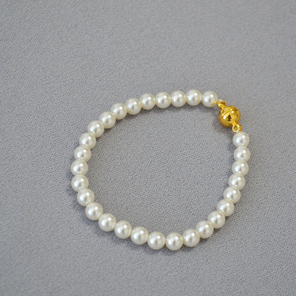 Classic Pearl Necklace with Timeless Appeal