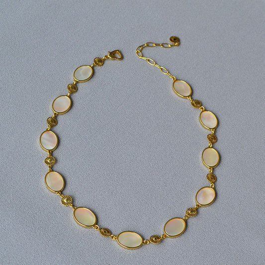 Romantic Gold Necklace for Special Moments