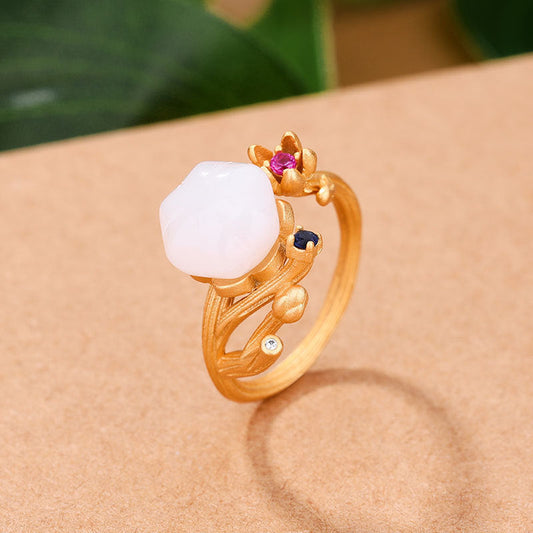 Classic Gold Ring with Timeless Appeal