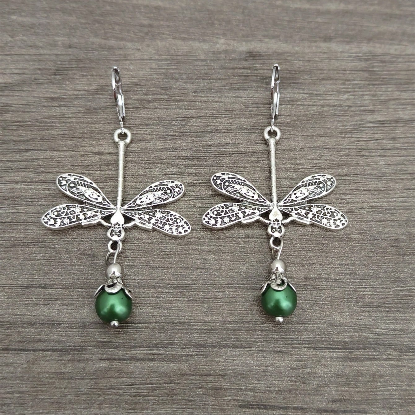Classic Pearl Earring with Timeless Appeal