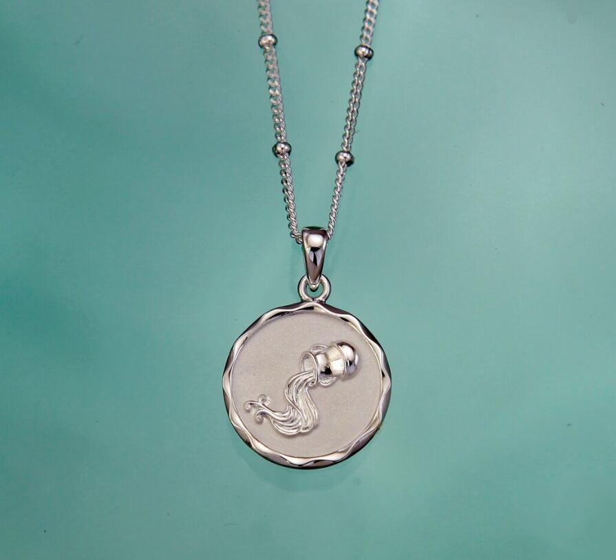 Beautiful Gold Necklace with Unique Style