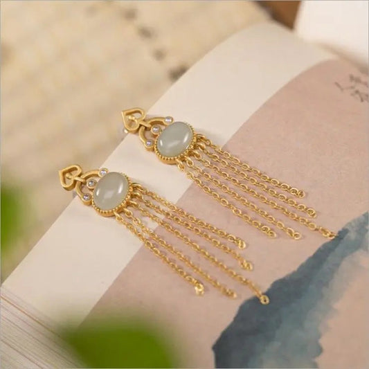 Romantic Gold Earring for Special Moments