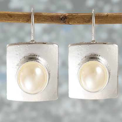 Romantic Pearl Earring for Special Moments