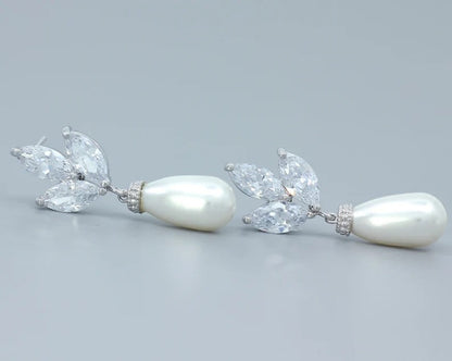 Romantic Pearl Earring for Special Moments