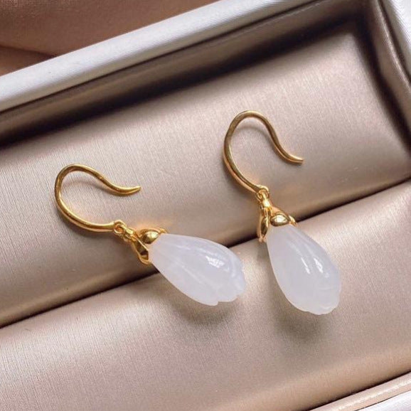 Charming Gold Piece for Any Occasion