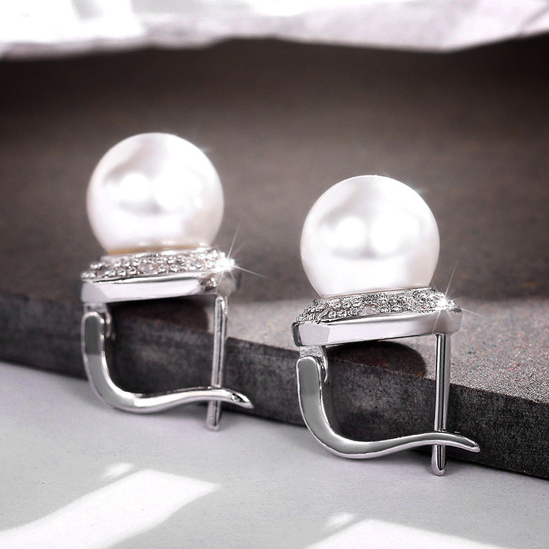 Beautiful Pearl Earring with Unique Style