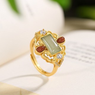 Classic Gold Ring with Timeless Appeal