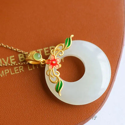 Beautiful Gold Necklace with Unique Style