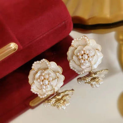 Romantic Pearl Earring for Special Moments